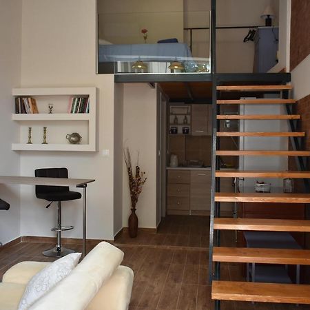 Your Vacation Home In The Center Of Каламата Экстерьер фото